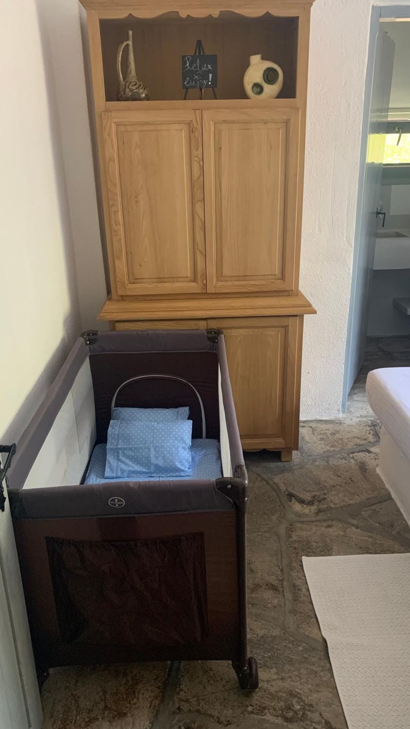 Bed, Bathroom, Bedroom, cot, wardrobe