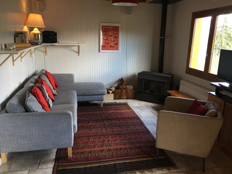 Living room, Seating area, fireplace