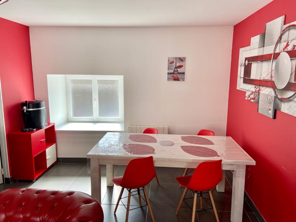 Dining area, Meals