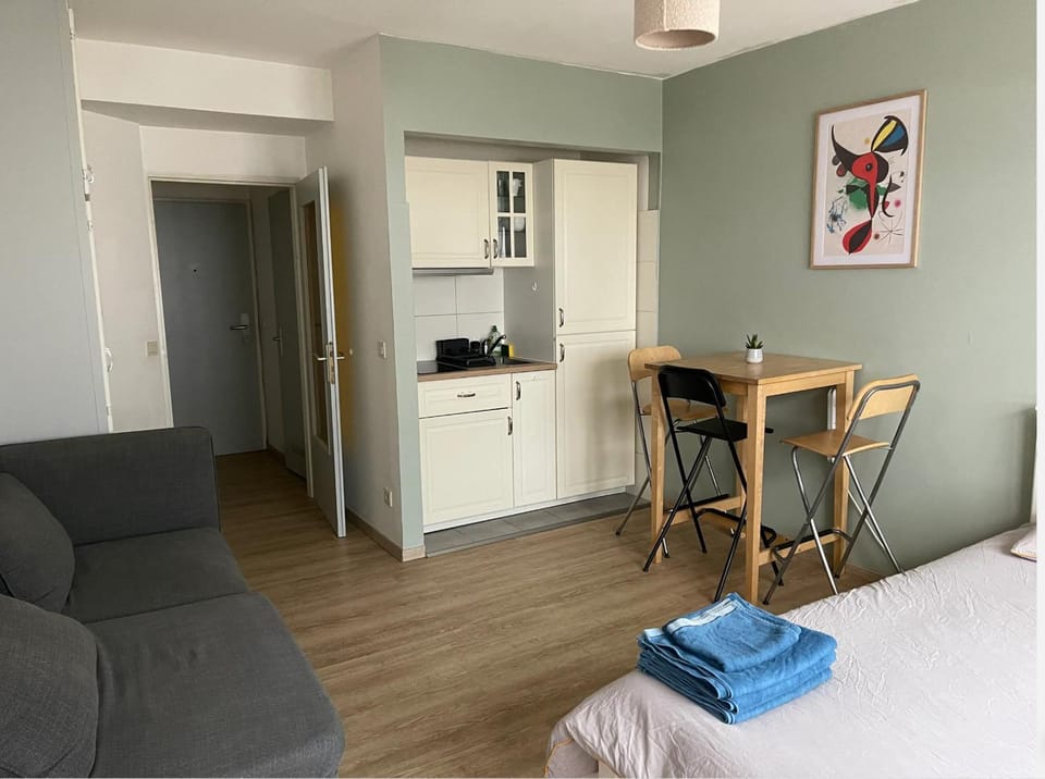 Kitchen or kitchenette, Seating area, Dining area, minibar