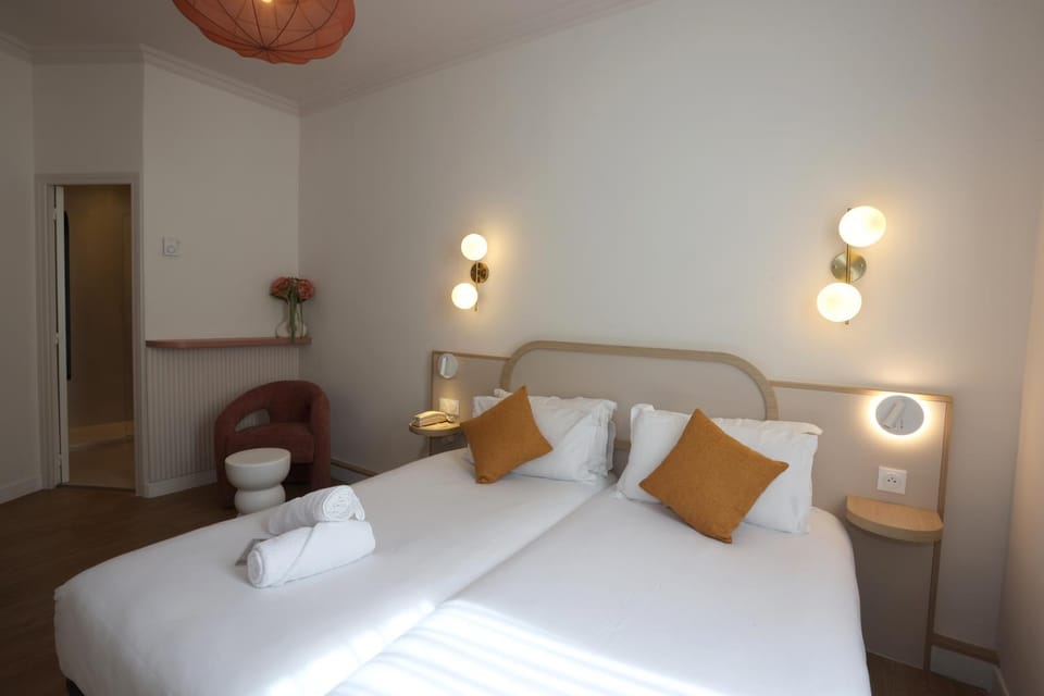 Bed, Bathroom, Seating area