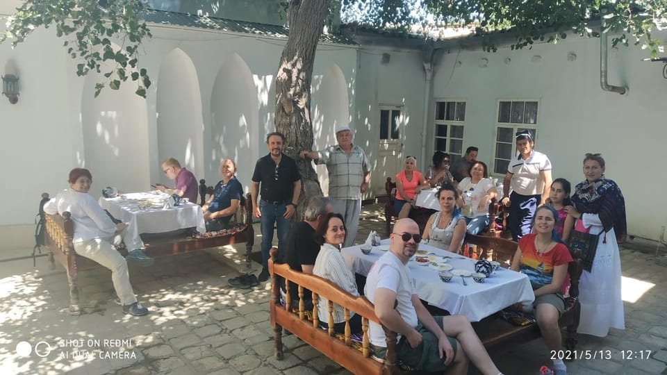 People, Breakfast