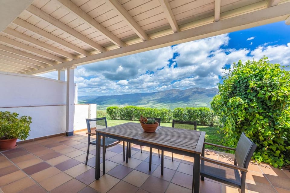 Patio, Natural landscape, View (from property/room), Balcony/Terrace, Dining area, Mountain view