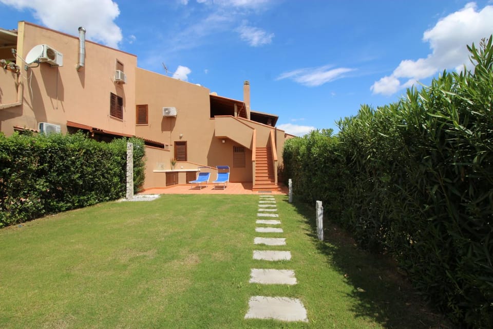 Property building, Spring, Garden, Garden view