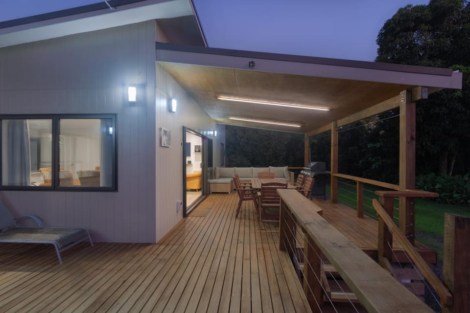 Facade/entrance, Balcony/Terrace