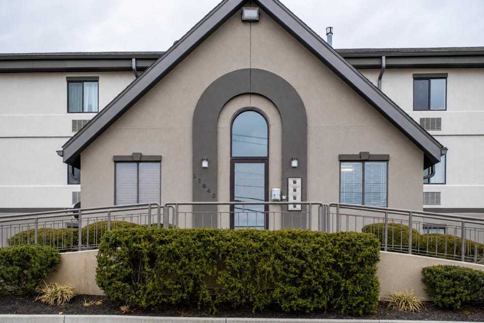 Studio Lodge - Cincinnati - Springdale Hotel in Sharonville
