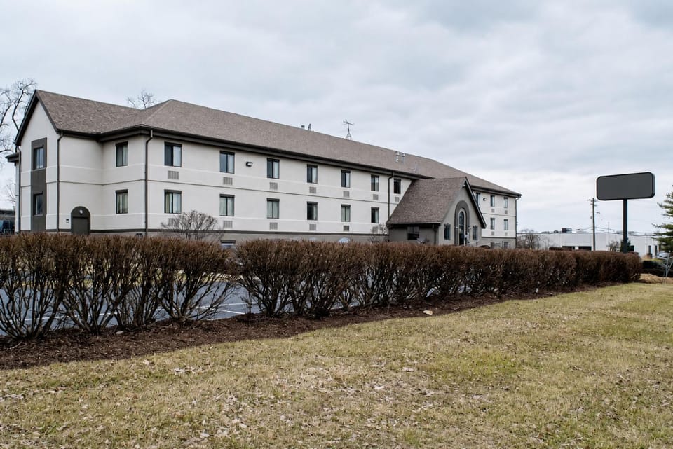 Studio Lodge - Cincinnati - Springdale Hotel in Sharonville