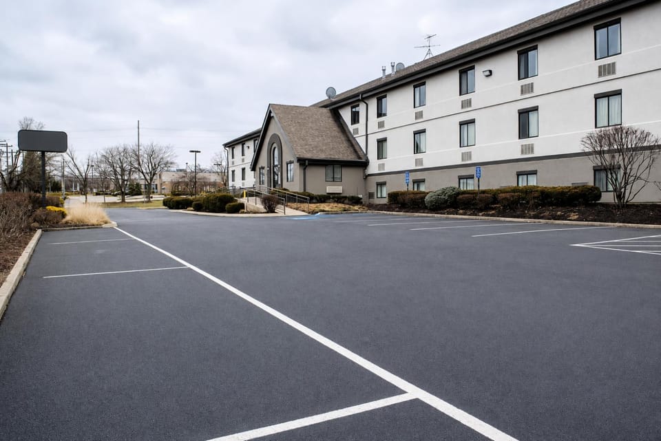 Studio Lodge - Cincinnati - Springdale Hotel in Sharonville