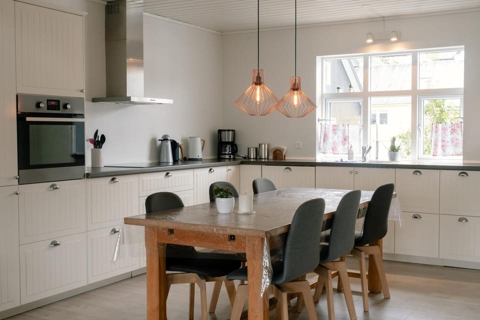 Dining area, Communal kitchen