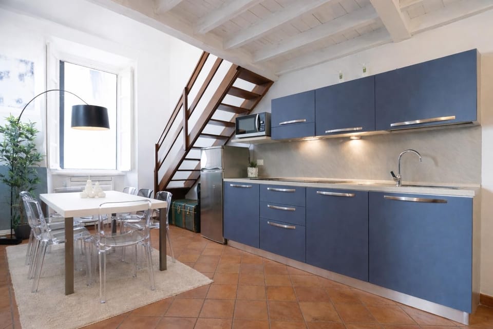 Pantheon Grand Loft, Spacious and Bright for 8 Via dei Cestari Apartment in Rome