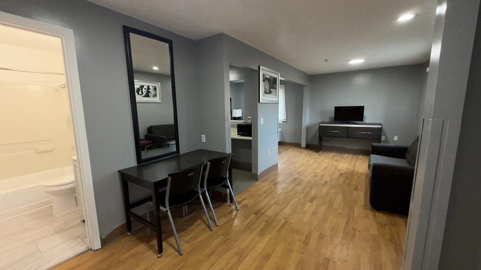 Welcome Suites Hazelwood Extended Stay Hotel Hotel in Florissant