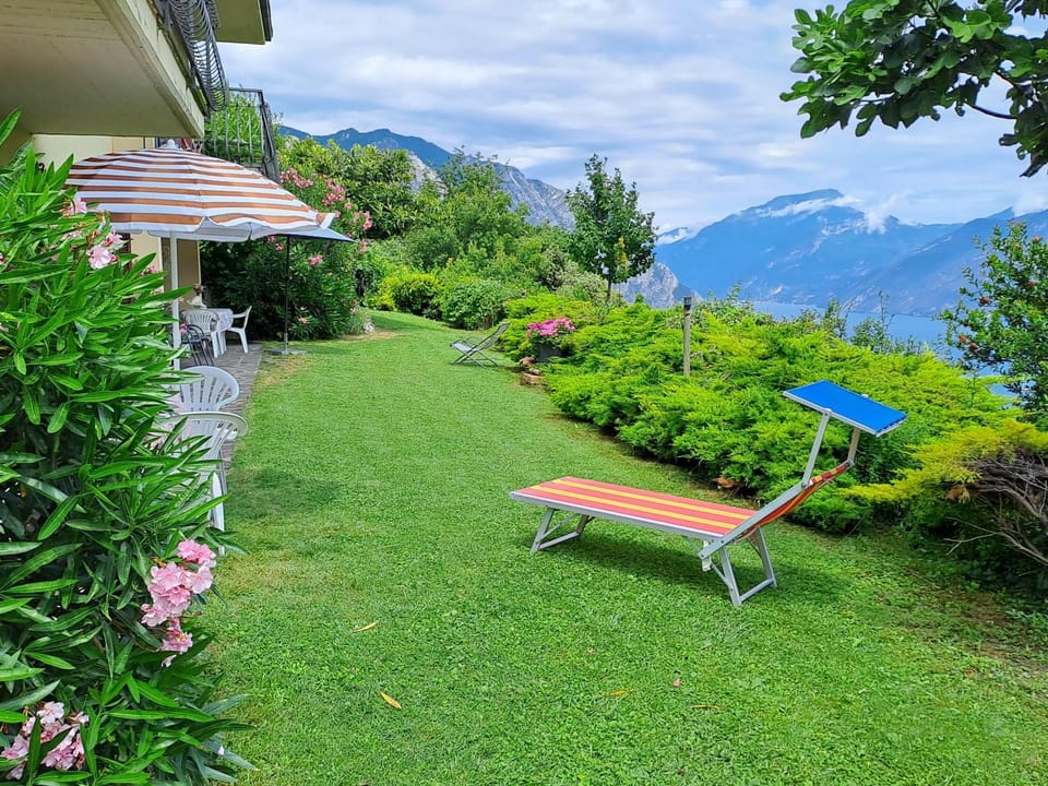 Garden, Garden view, Lake view, Mountain view