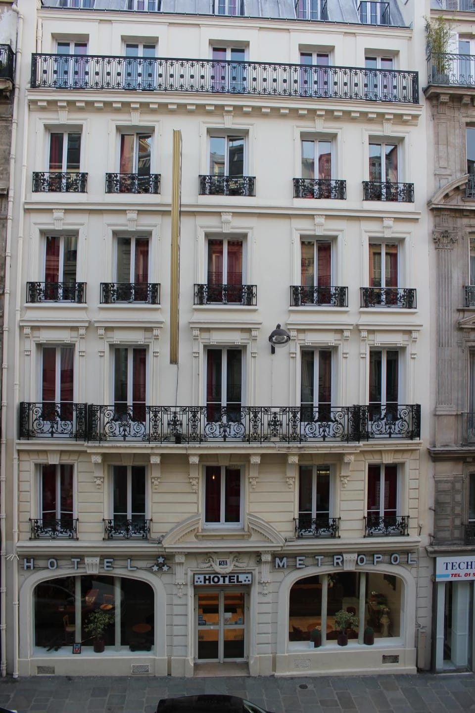 Facade/entrance