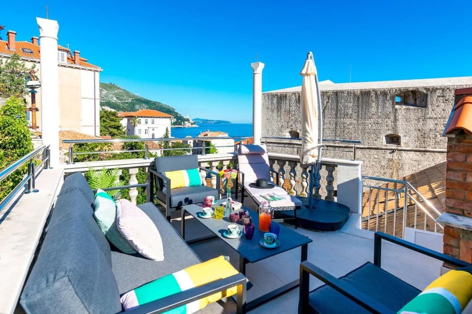 View (from property/room), Balcony/Terrace, Seating area, Sea view