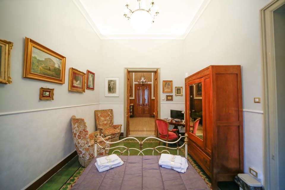 Bed, Balcony/Terrace, Photo of the whole room, Seating area, Bedroom, hair dresser, towels, wardrobe, air conditioner