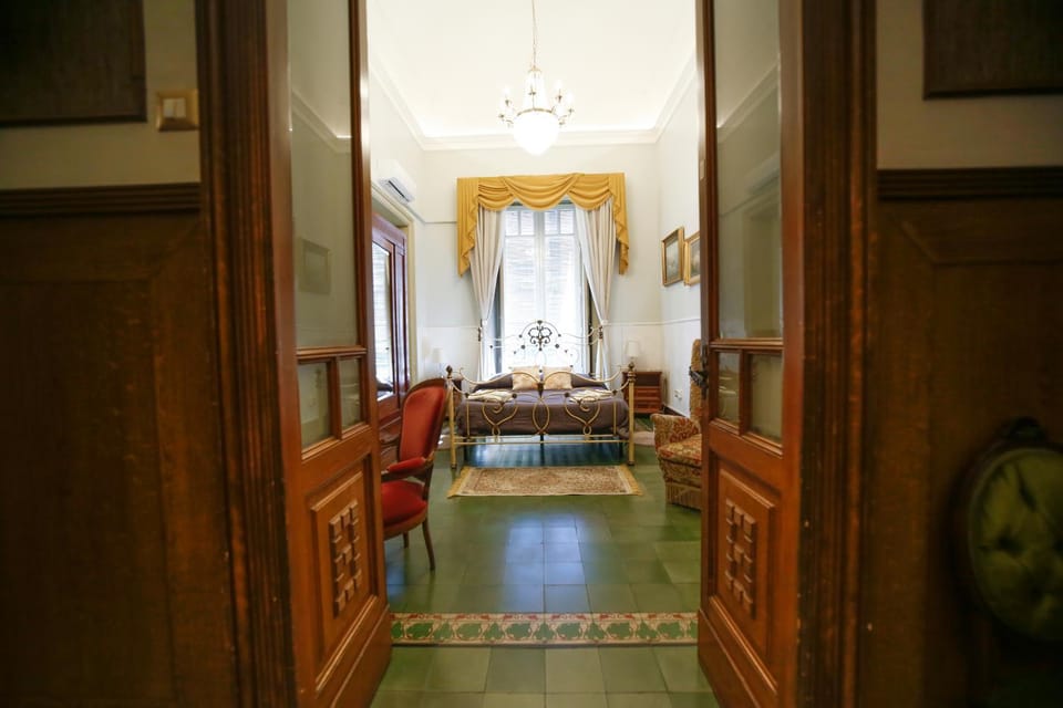 Bed, Balcony/Terrace, Photo of the whole room, Seating area, Bedroom, hair dresser, towels, wardrobe, air conditioner