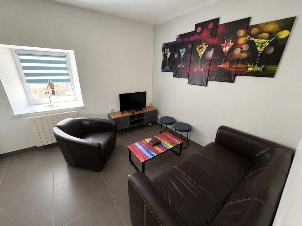 Communal lounge/ TV room, Living room