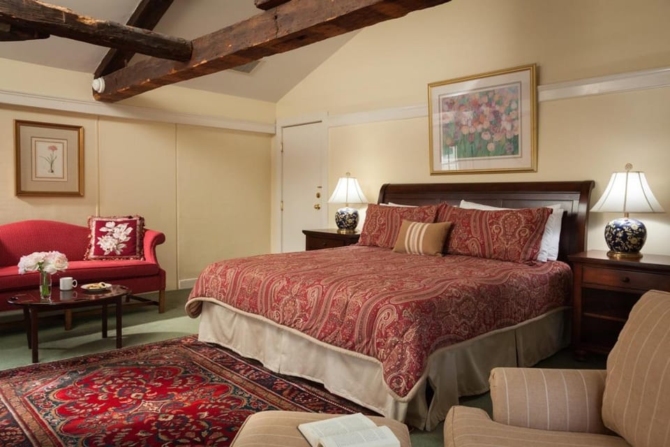 Harbor Light Inn Hotel in Marblehead