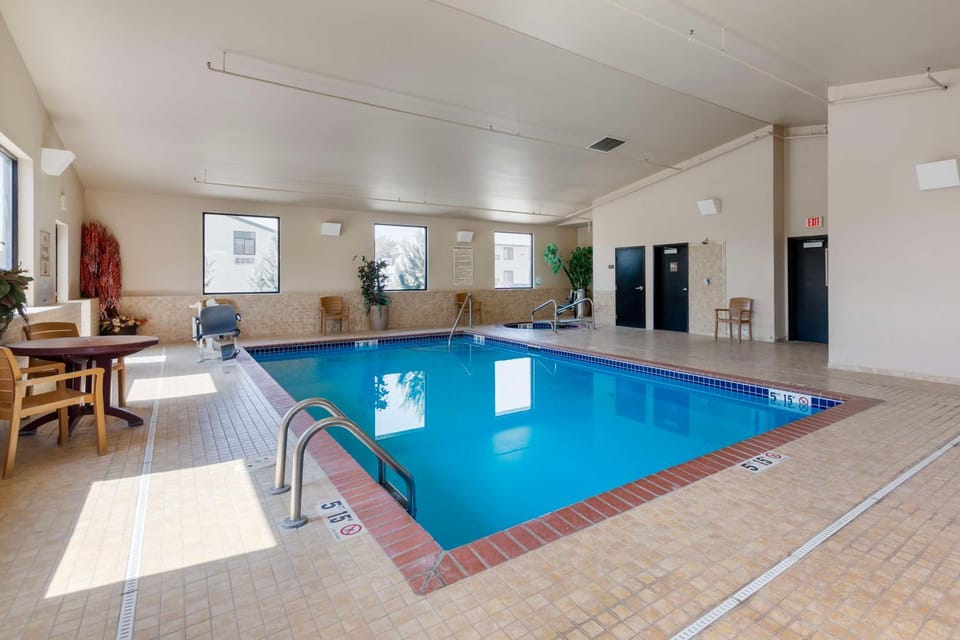 Pool view, Swimming pool