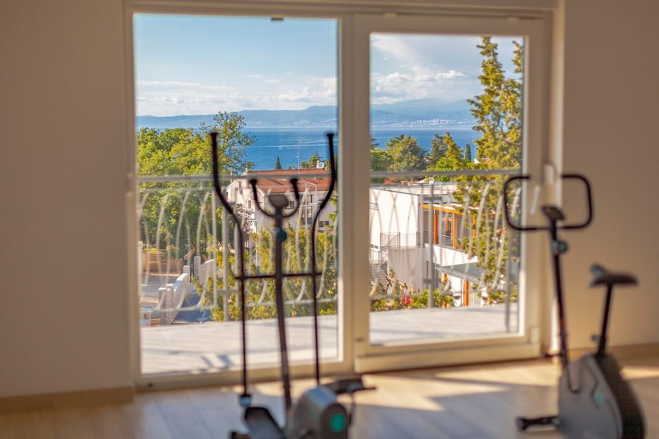 Fitness centre/facilities, Sea view