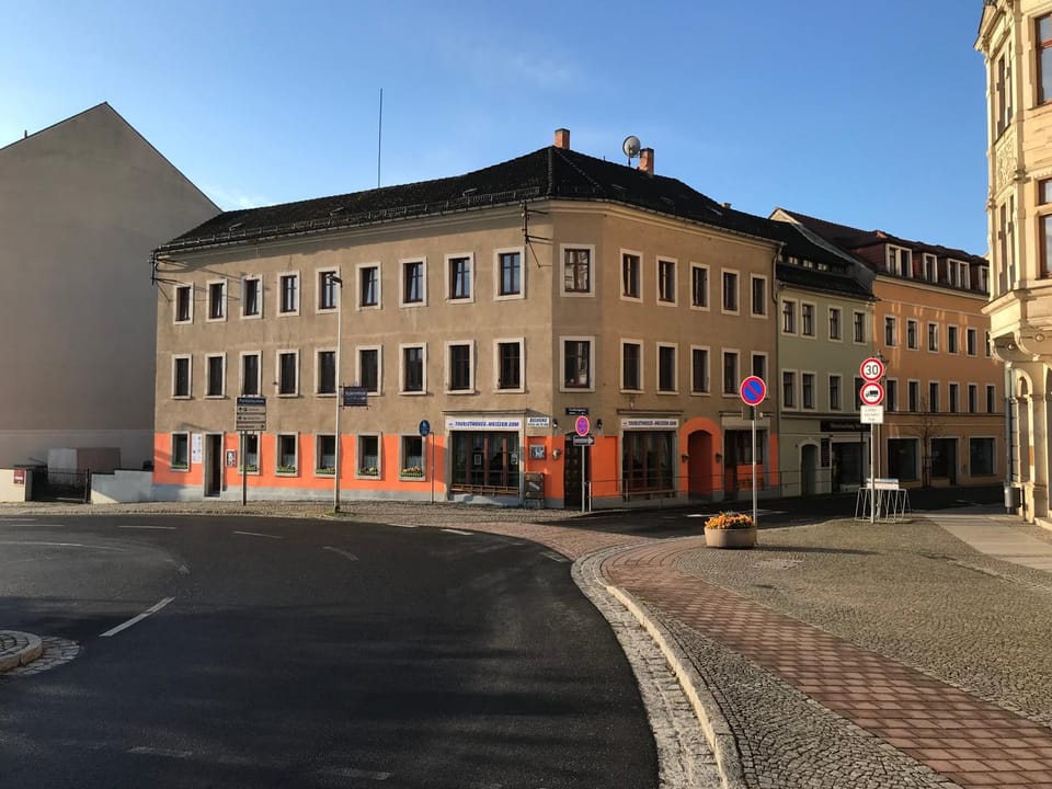 Property building, Neighbourhood, Street view, Location