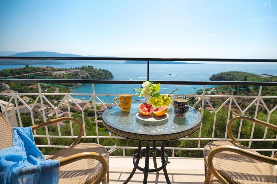 Day, View (from property/room), Balcony/Terrace, Seating area, Sea view