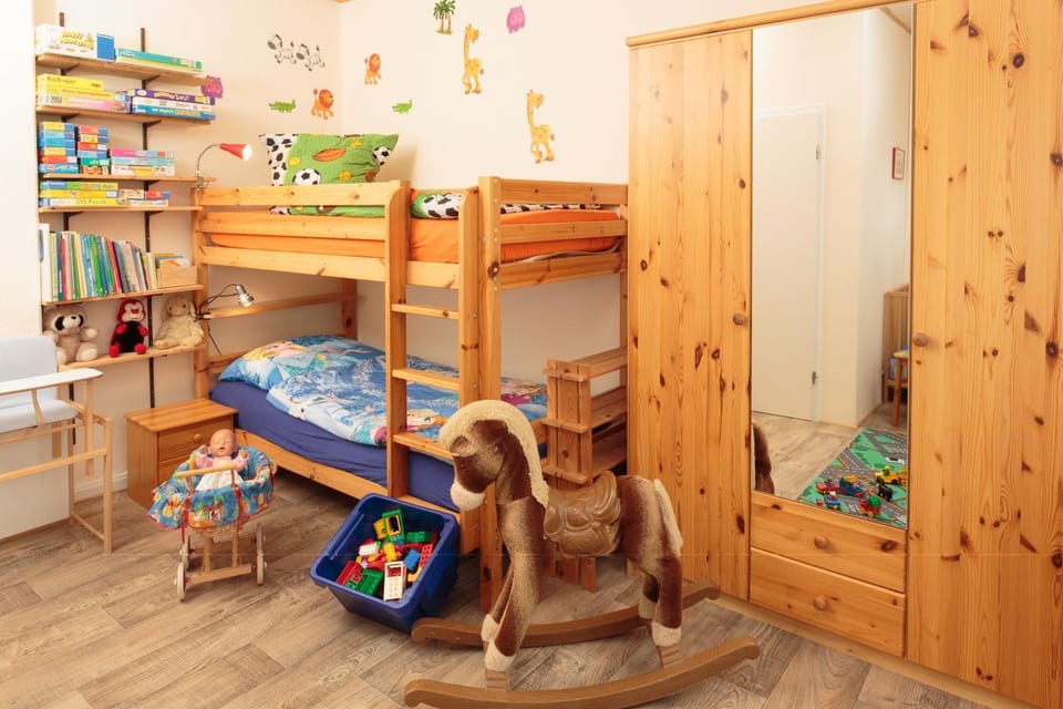 Game Room, children, older children, bunk bed