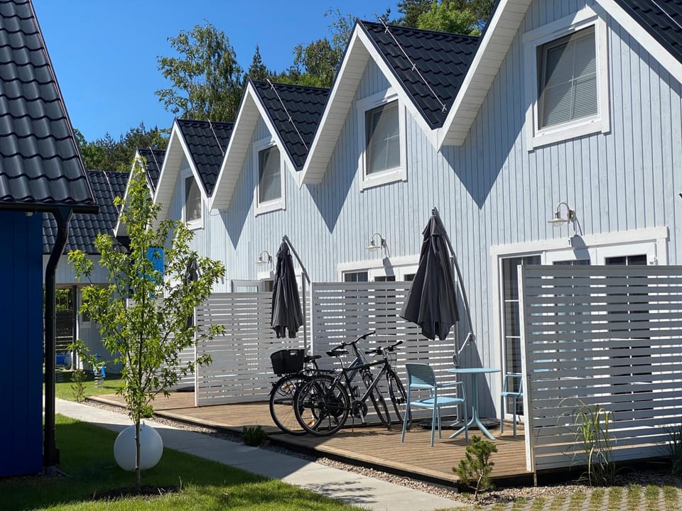 Property building, Day