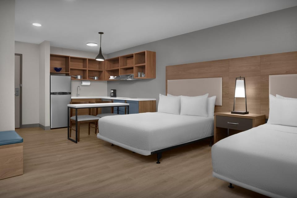 Photo of the whole room, Bedroom, kitchen