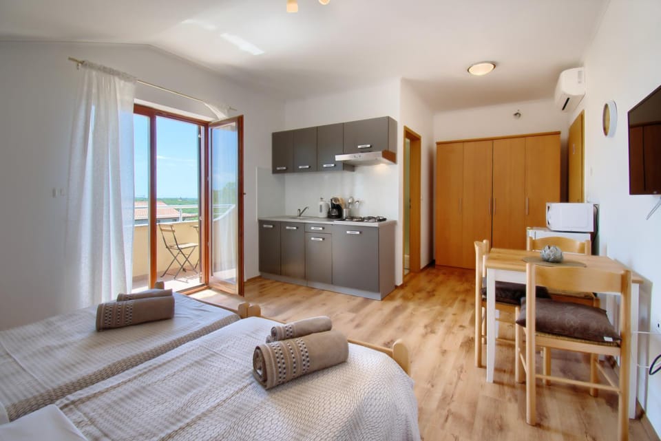 Kitchen or kitchenette, Living room, Dining area