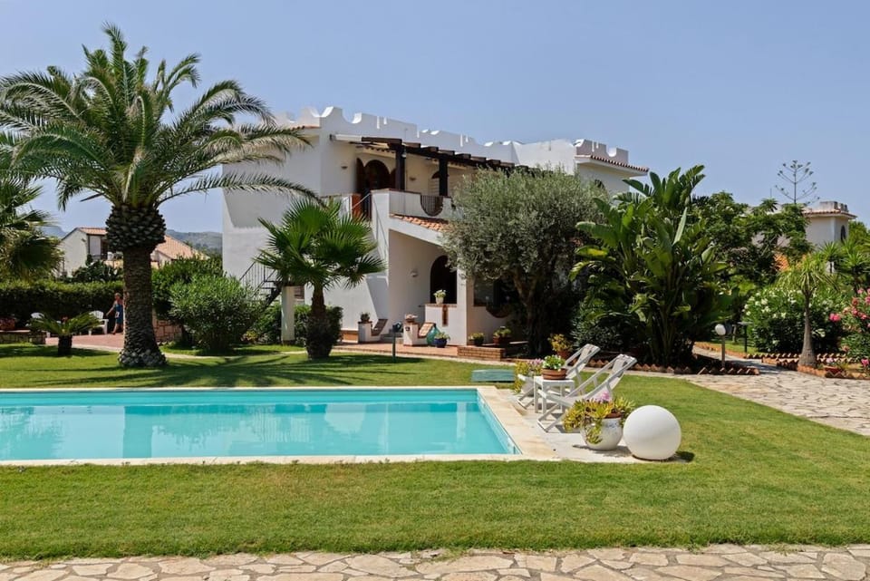 1-Casa sul mare con piscina vicino Cefalù Apartment in Sicily