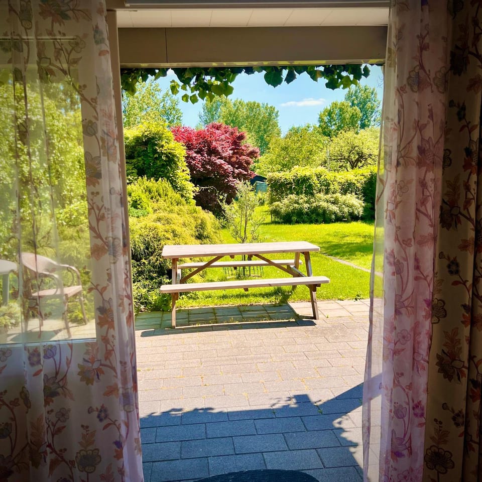 Rooi Bij de Knoptoren B&B Bed and Breakfast in North Brabant (province)