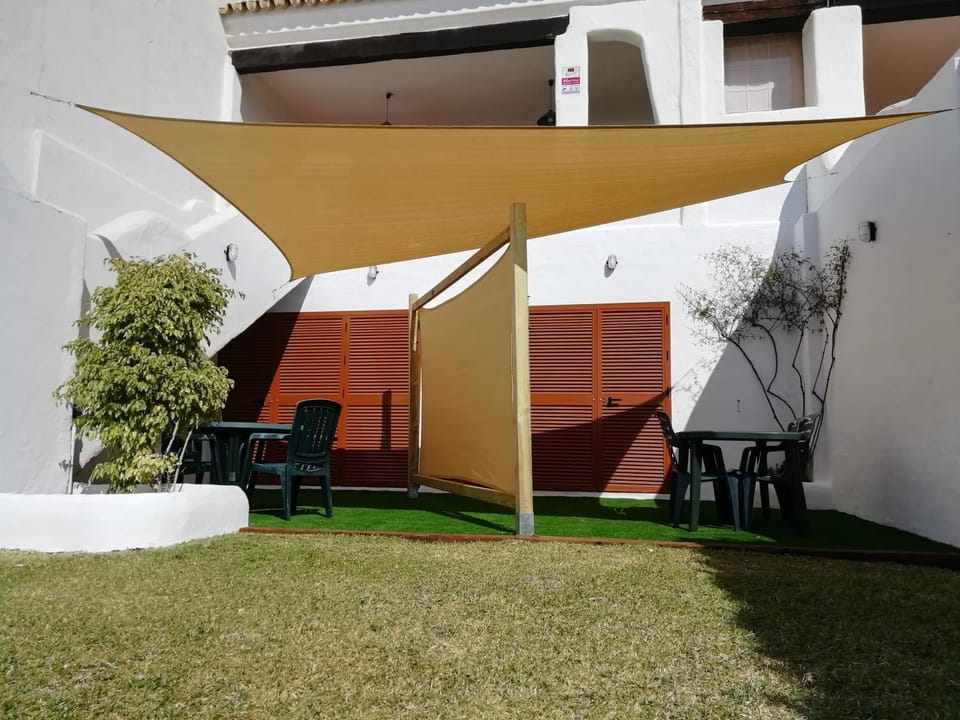 Property building, Patio, Garden