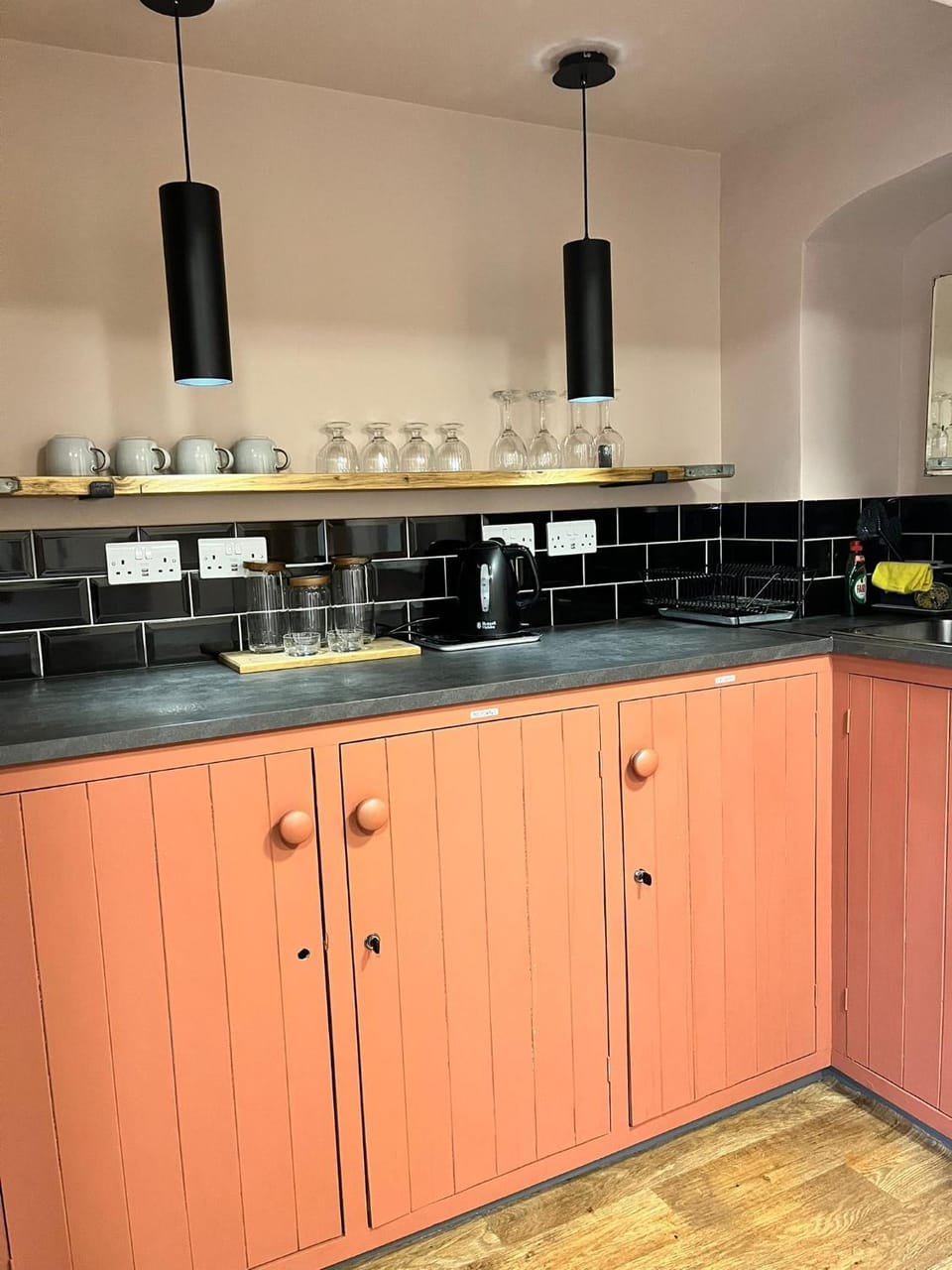 Kitchen or kitchenette, Communal kitchen, microwave