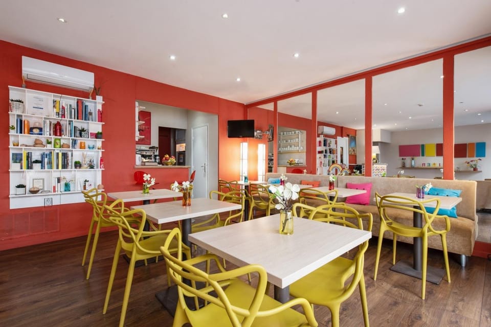 Lounge or bar, Seating area
