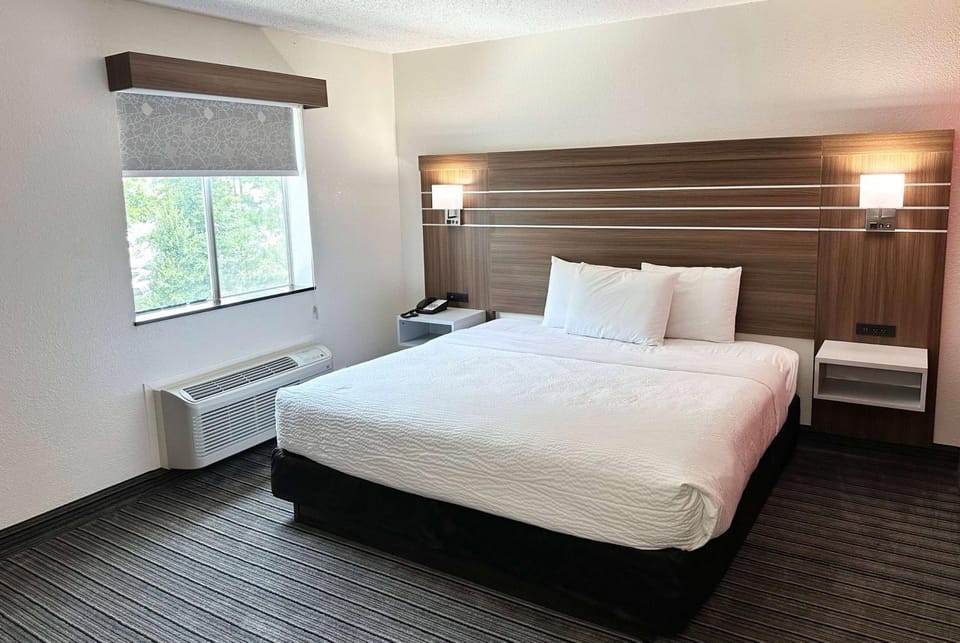 Bed, Photo of the whole room