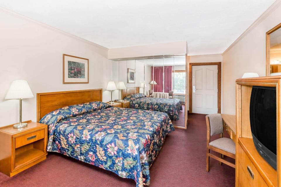 Photo of the whole room, On site