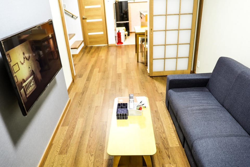HAKU Wamikyo Bed and Breakfast in Kyoto
