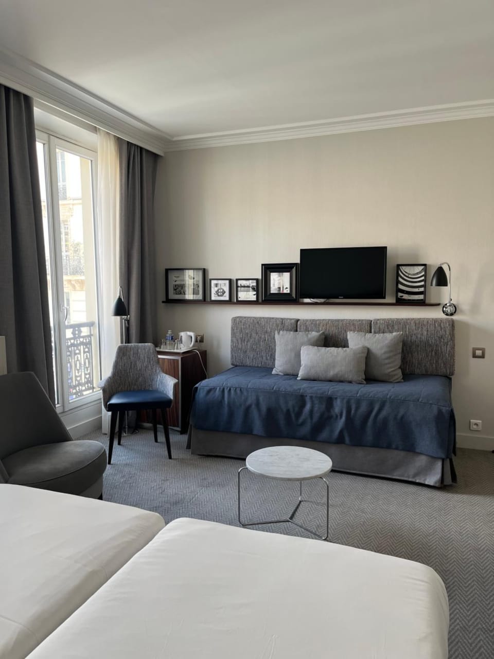 Bed, TV and multimedia, Photo of the whole room, Bedroom, Shopping Area, cot