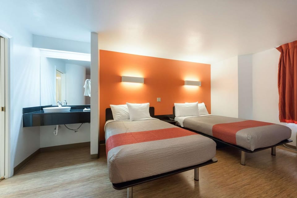 Photo of the whole room, On site