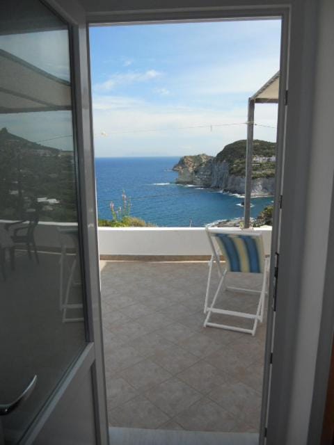 Patio, Natural landscape, View (from property/room), Balcony/Terrace, Dining area, Sea view