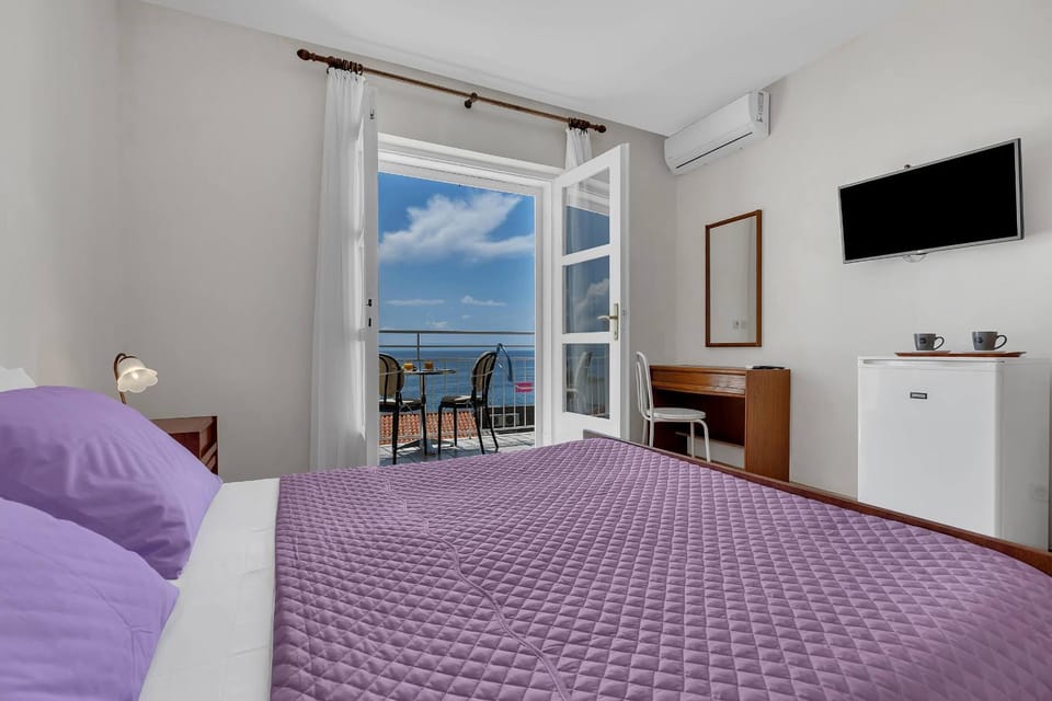Bed, TV and multimedia, Balcony/Terrace, Bedroom, Sea view