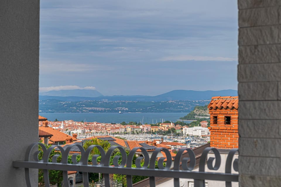 Balcony/Terrace, City view, Sea view