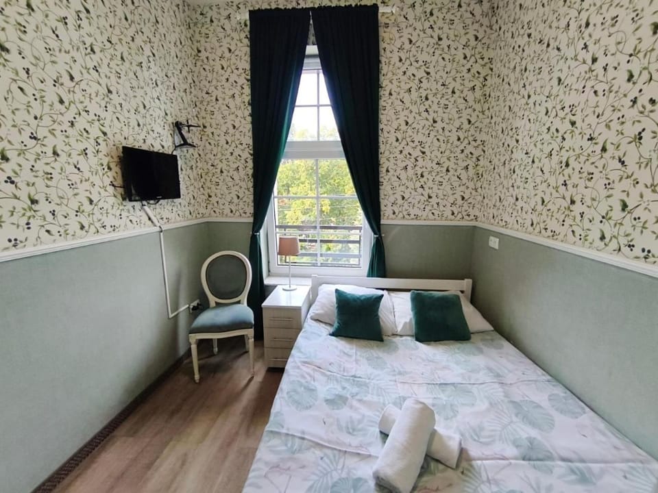 Hostel "Night o'clock" - prywatny parking Hostel in Wroclaw