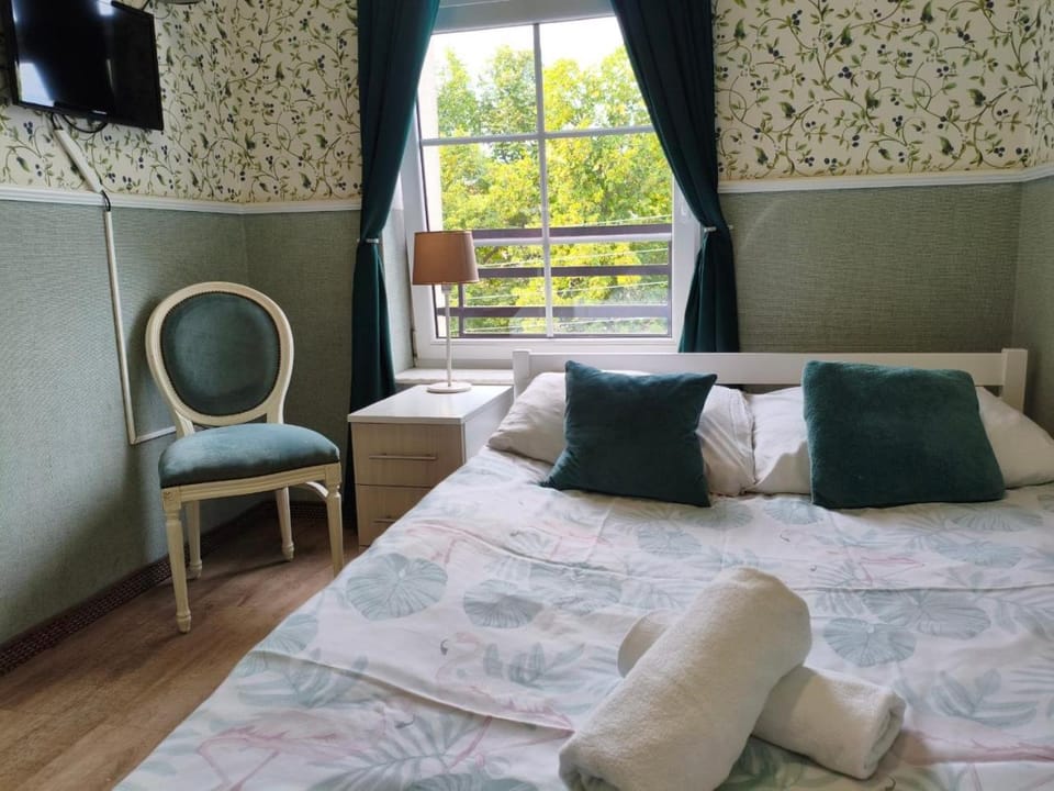 Hostel "Night o'clock" - prywatny parking Hostel in Wroclaw