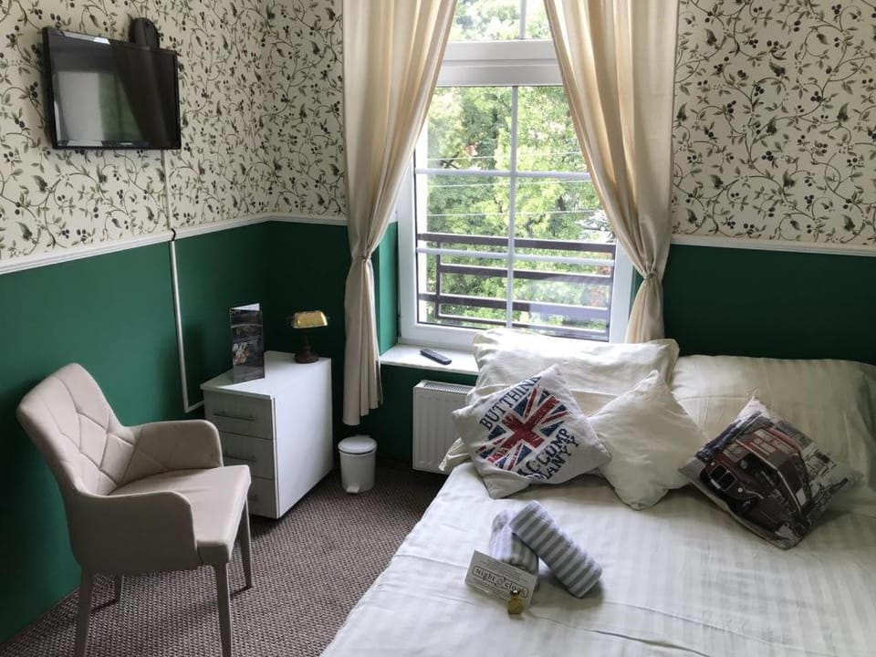 Hostel "Night o'clock" - prywatny parking Hostel in Wroclaw