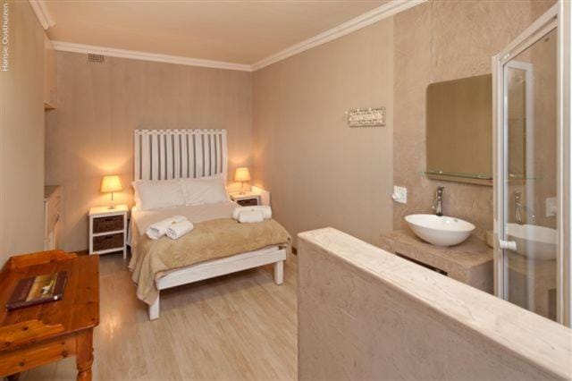 Bed, Bathroom, Bedroom