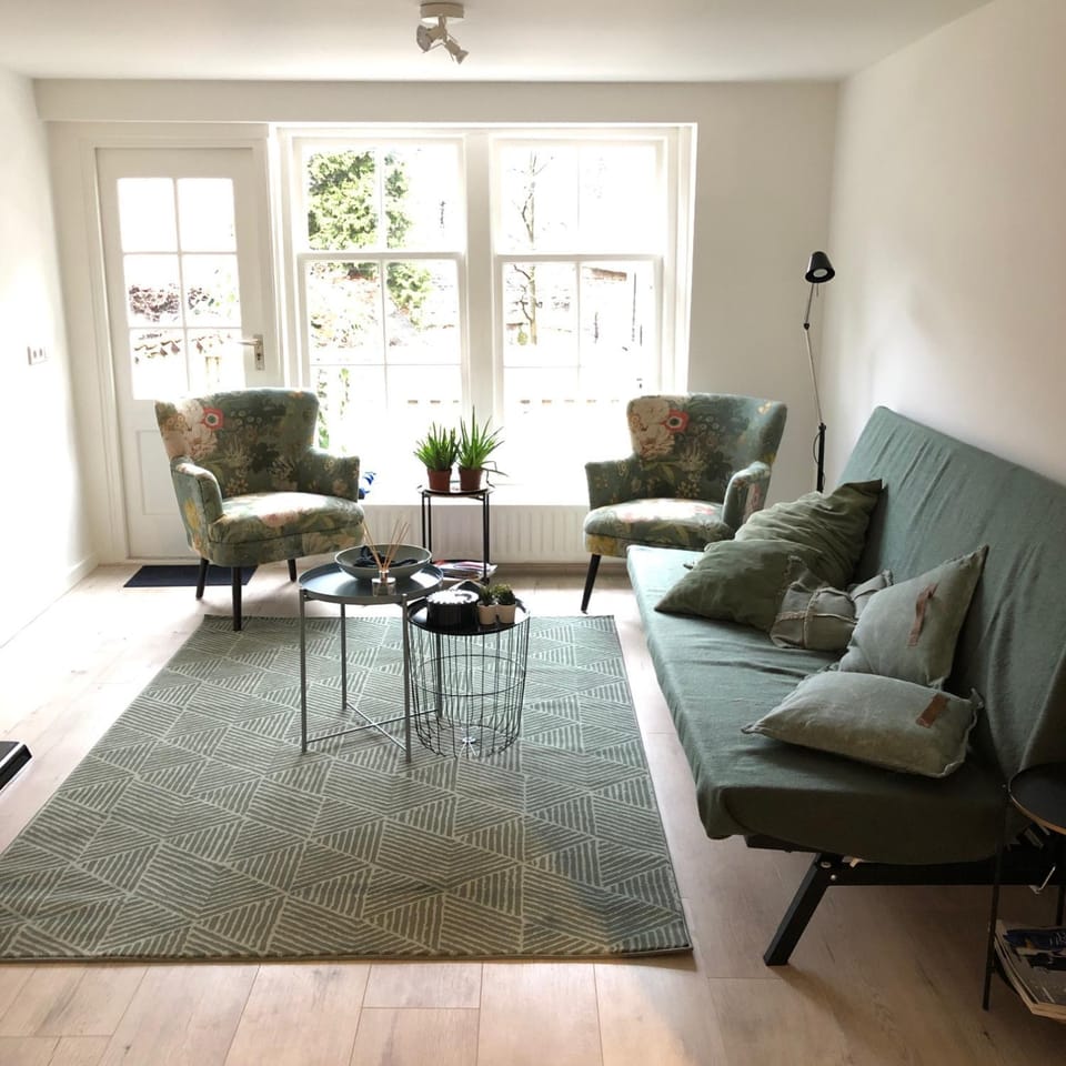 LUXE TOPLOCATIE! Monument hartje centrum Dordrecht, 2 badkamers, 2 keukens, tuintje (10 personen) Apartment in Dordrecht