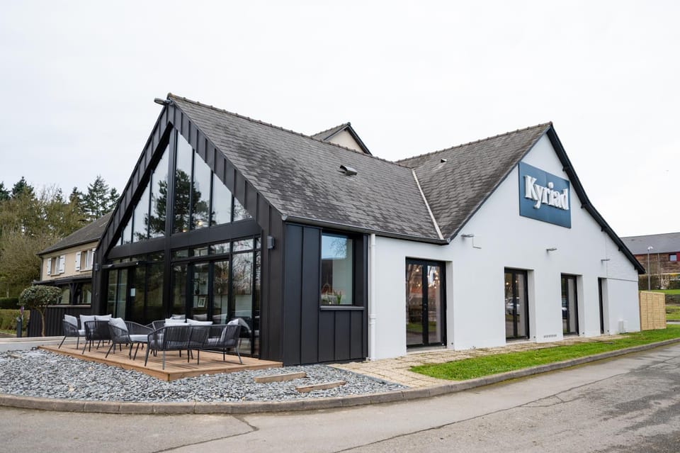 Property building, Facade/entrance