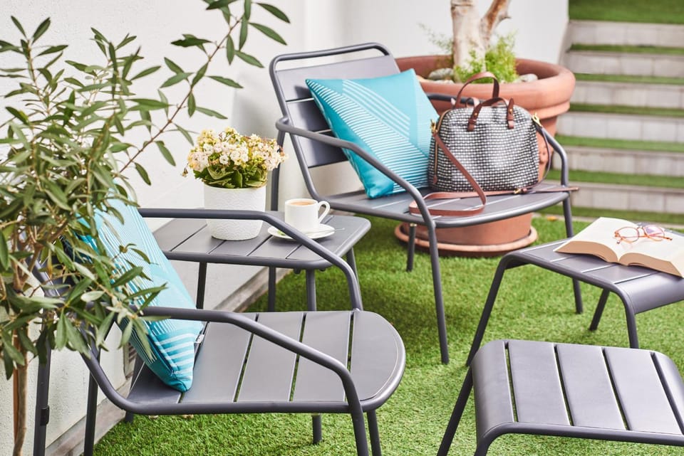Patio, sunbed